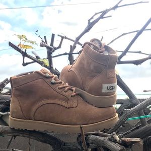 Brand New UGG Bethany in Woman’s 6.5